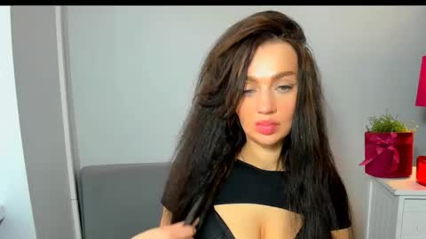 OliviaWomen online show from 03.10.26