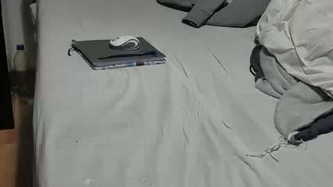 olivier_21 online show from 10.02.25