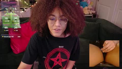 Snapshot of ollythegreat chatting on 12.21.25 olly online show from 12.21.25