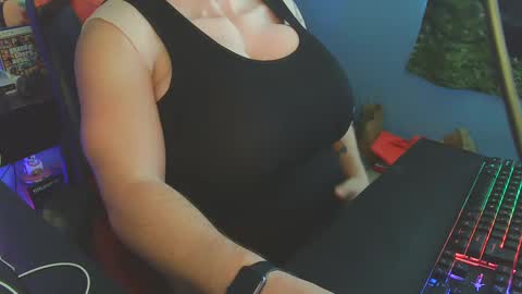 Dani Pregna online show from 10.13.25