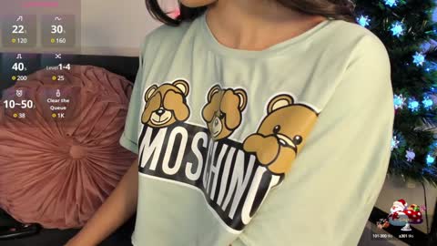 Snapshot of on_tefa chatting on 12.14.24 Violette online show from 12.14.24