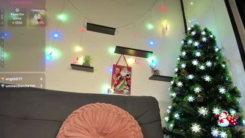 Snapshot of on_tefa chatting on 12.14.24 Violette online show from 12.14.24