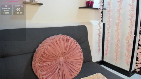 Snapshot of on_tefa chatting on 01.25.25 Violette online show from 01.25.25