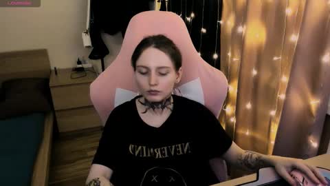 on_yxxx online show from 10.11.25