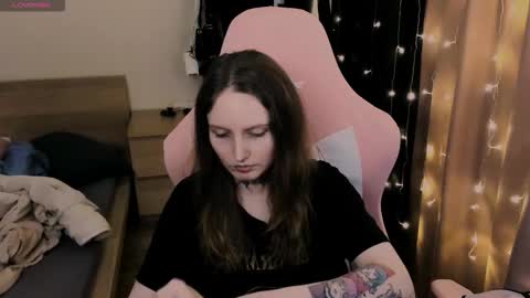 on_yxxx online show from 11.17.25