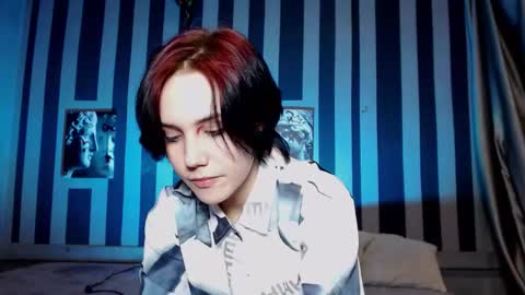 Snapshot of onaloon chatting on 10.20.25 onaloon online show from 10.20.25