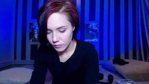 Snapshot of onaloon chatting on 11.17.25 onaloon online show from 11.17.25