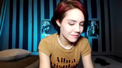 Snapshot of onaloon chatting on 11.25.25 onaloon online show from 11.25.25