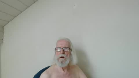 Snapshot of onanister chatting on 06.16.26 Somewhere over the rainbow online show from 06.16.26