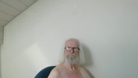 Snapshot of onanister chatting on 06.20.26 Somewhere over the rainbow online show from 06.20.26