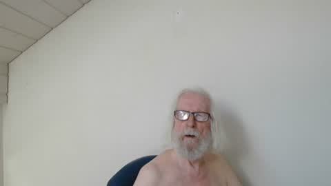 Snapshot of onanister chatting on 06.30.26 Somewhere over the rainbow online show from 06.30.26