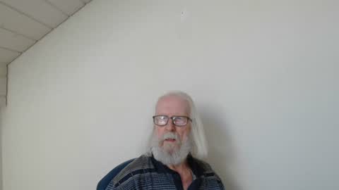 Snapshot of onanister chatting on 07.23.26 Somewhere over the rainbow online show from 07.23.26