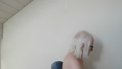 Snapshot of onanister chatting on 07.24.26 Somewhere over the rainbow online show from 07.24.26