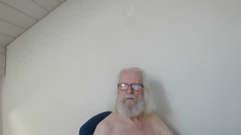 Snapshot of onanister chatting on 07.31.26 Somewhere over the rainbow online show from 07.31.26