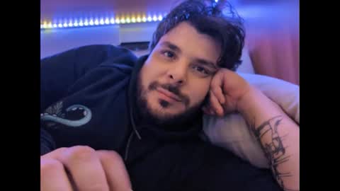 Snapshot of onecrew1 chatting on 10.03.25 onecrew1 online show from 10.03.25