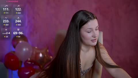 L A Y A online show from 02.10.25