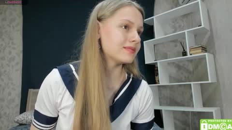 Snapshot of onelovelyalice chatting on 01.22.25 onelovelyalice online show from 01.22.25