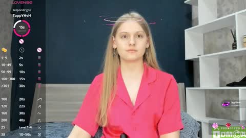 Snapshot of onelovelyalice chatting on 03.10.25 onelovelyalice online show from 03.10.25
