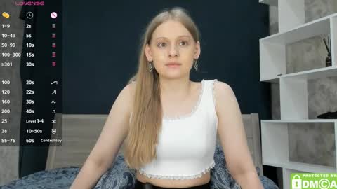 Snapshot of onelovelyalice chatting on 03.12.25 onelovelyalice online show from 03.12.25