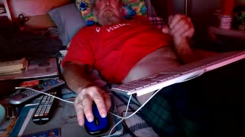 Snapshot of onemattu chatting on 10.28.25 Mattu online show from 10.28.25