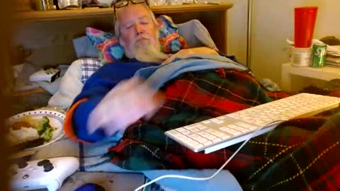 Snapshot of onemattu chatting on 11.19.25 Mattu online show from 11.19.25