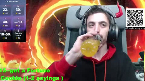 Snapshot of oni_hoshi chatting on 12.12.24 Oni hoshi online show from 12.12.24