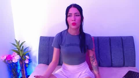 Snapshot of onlily chatting on 02.17.26 onlily online show from 02.17.26