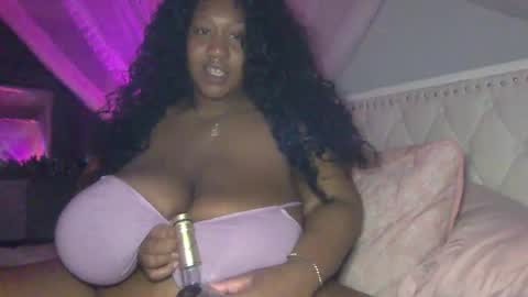 Snapshot of onlineerica chatting on 11.09.25 onlineerica online show from 11.09.25