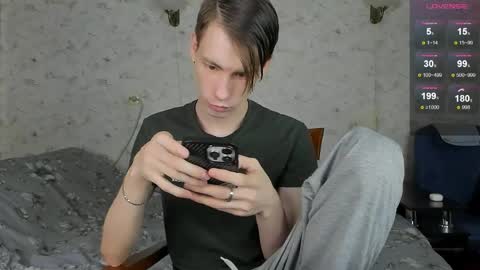 Snapshot of only_eric chatting on 04.18.26 Erick online show from 04.18.26
