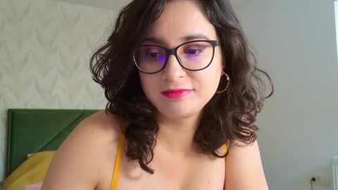 onlyella92_ online show from 10.13.25