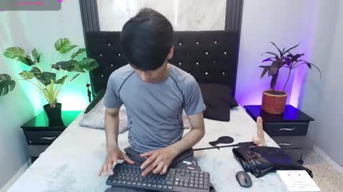 Snapshot of onlyjos_ chatting on 11.10.25 Josh - Schedule 1400 - 2200 online show from 11.10.25