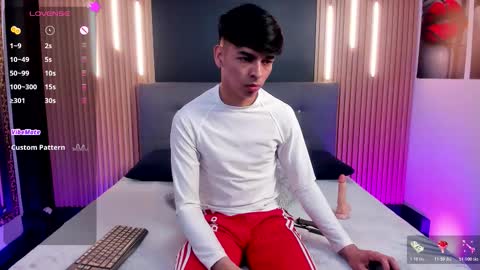 Snapshot of onlyjos_ chatting on 11.25.25 Josh - Schedule 1400 - 2200 online show from 11.25.25