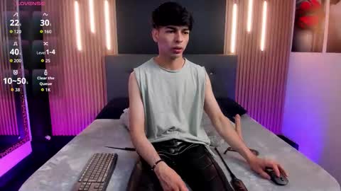 Snapshot of onlyjos_ chatting on 11.30.25 Josh - Schedule 1400 - 2200 online show from 11.30.25