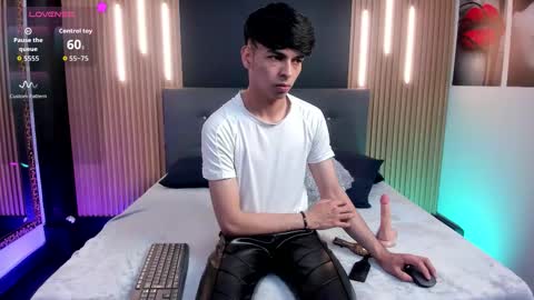 Snapshot of onlyjos_ chatting on 12.01.25 Josh - Schedule 1400 - 2200 online show from 12.01.25