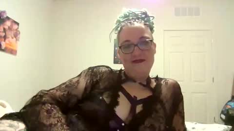 onlylovedinthedark online show from 10.27.25