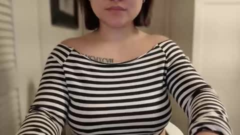 Miss Girly online show from 02.26.26