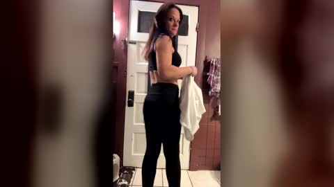 Snapshot of oojoleneoo chatting on 12.15.25 Jolene online show from 12.15.25