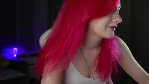 Snapshot of ooliviaa chatting on 10.26.25 Hannah online show from 10.26.25