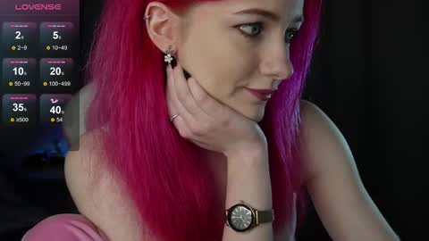 Snapshot of ooliviaa chatting on 11.11.25 Hannah online show from 11.11.25