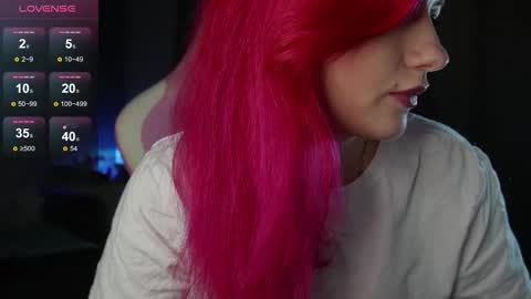 Snapshot of ooliviaa chatting on 11.26.25 Hannah online show from 11.26.25