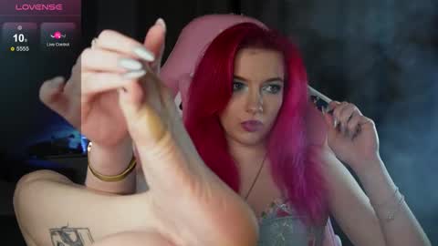 Snapshot of ooliviaa chatting on 11.30.25 Hannah online show from 11.30.25