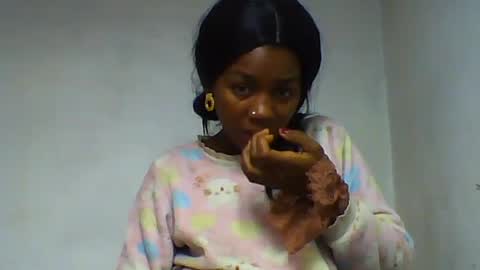 Snapshot of oooorazanasoa chatting on 06.24.26 oooorazanasoa online show from 06.24.26