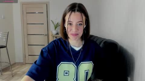 Snapshot of oops_britney chatting on 10.30.25 Britney online show from 10.30.25