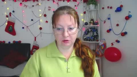 Snapshot of oovanessahotts chatting on 12.15.25 Vanessa online show from 12.15.25