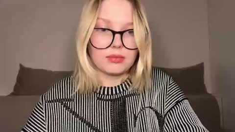 Ophelia online show from 03.25.26