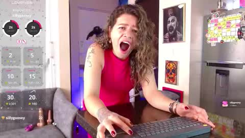 Snapshot of oriana_thomson2 chatting on 01.10.26 Oriana online show from 01.10.26