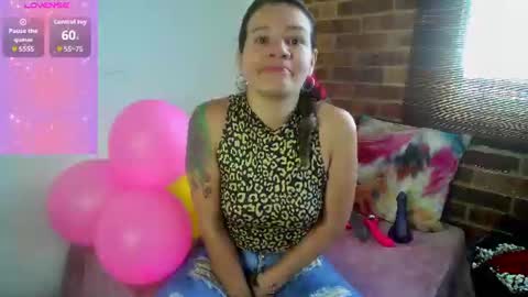 Snapshot of oriana_thomson2 chatting on 06.23.26 Oriana online show from 06.23.26