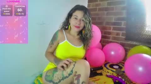 Snapshot of oriana_thomson2 chatting on 06.26.26 Oriana online show from 06.26.26