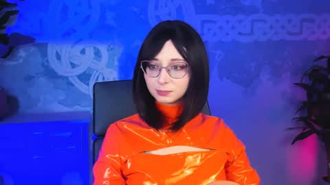 Orianna -  Hi Im into geek culture cosplay crafting LARP games. Shall we play DnD online show from 02.02.25