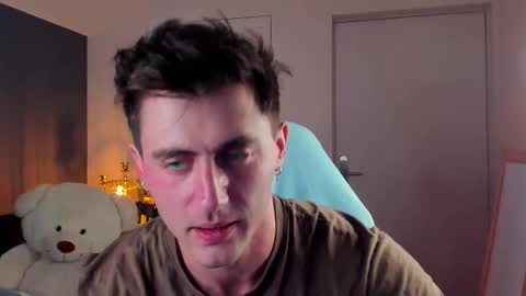 Snapshot of oscar_miller_ chatting on 10.23.25 Oscar online show from 10.23.25